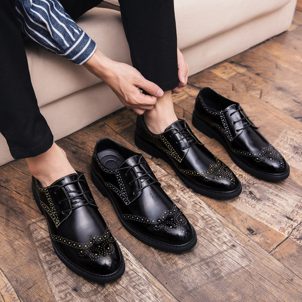 Meeste nahkkingad terava otsaga paeltega mudel