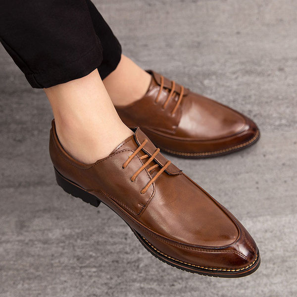 Elegantsed paeltega lakknahast kingad - teravatipuline mudel