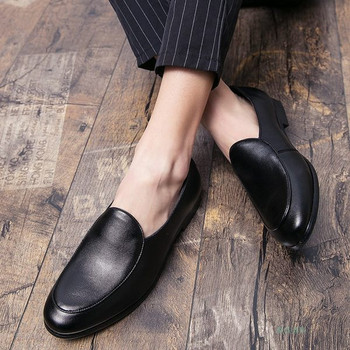 Мъжки обувки от изкуствена кожа в черен и кафяв цвят - изчистен модел