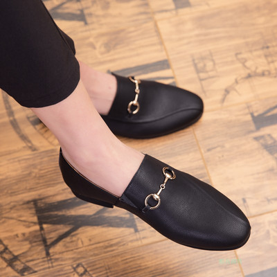 Terava mudeliga meeste nahast kingad metallpandlaga