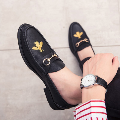 Terava mudeliga meeste nahast kingad metallpandlaga