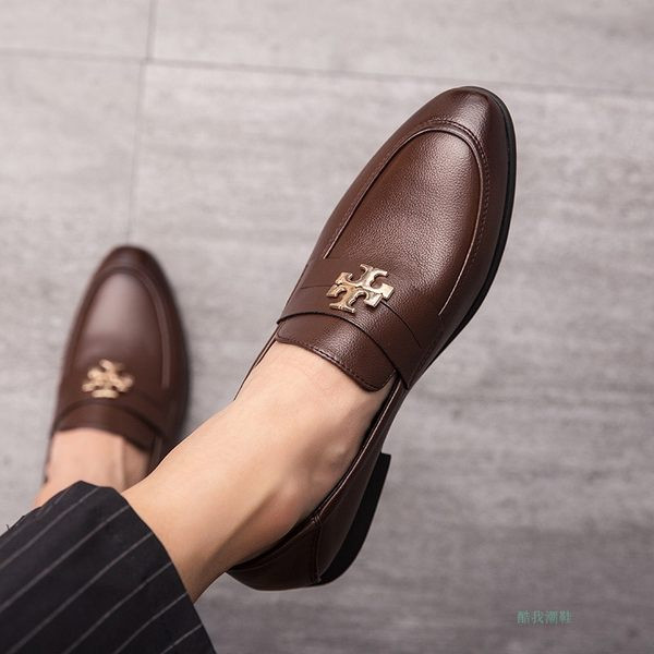 Terava mudeliga meeste nahast kingad metallpandlaga