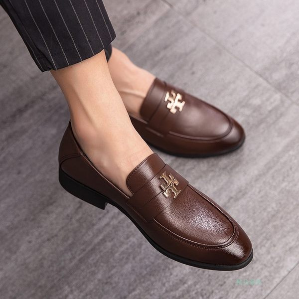 Terava mudeliga meeste nahast kingad metallpandlaga