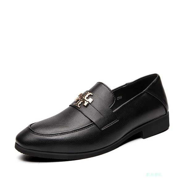 Terava mudeliga meeste nahast kingad metallpandlaga