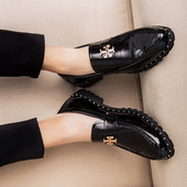 Moodsad metallkabedega lakknahast kingad, mis sobivad juhuks