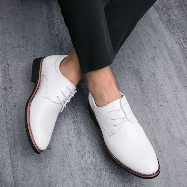 Uus mudel kunstnahast paeltega kingad