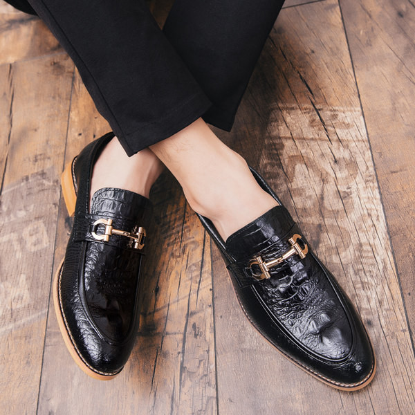 Svinīgi vīriešu ādas apavi ar metāla apdari