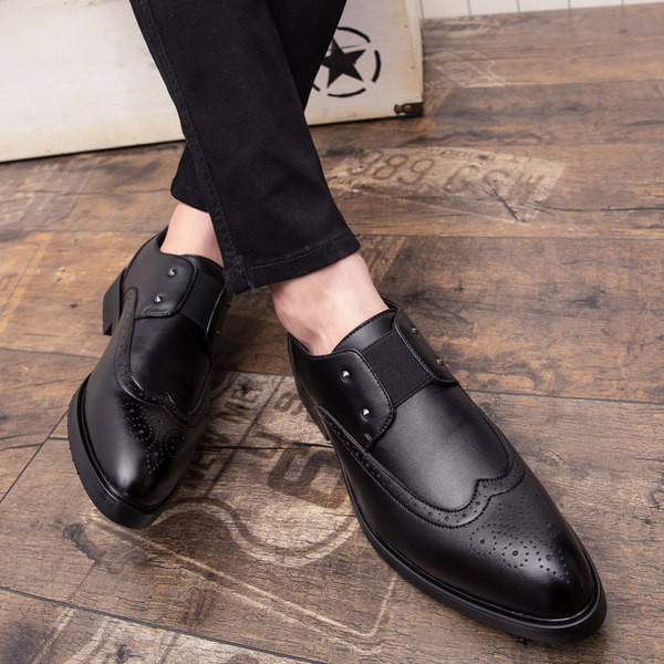 Elegáns, fűzős férfi cipő