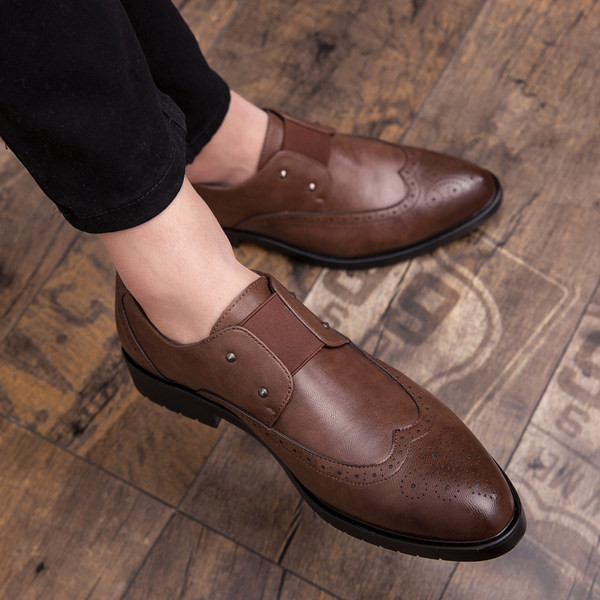 Elegáns, fűzős férfi cipő