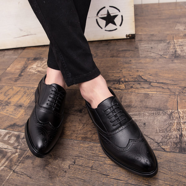 Elegáns, fűzős férfi cipő
