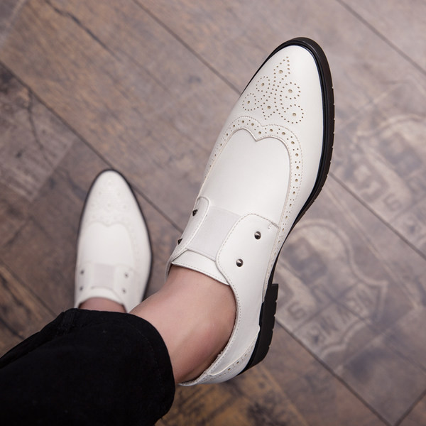 Elegáns, fűzős férfi cipő