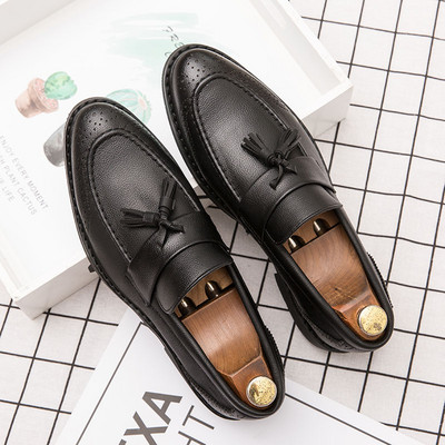 Moodsad pandlaga seemisnahast kingad, mis sobivad igaks juhuks