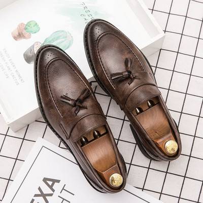 Moodsad pandlaga seemisnahast kingad, mis sobivad igaks juhuks