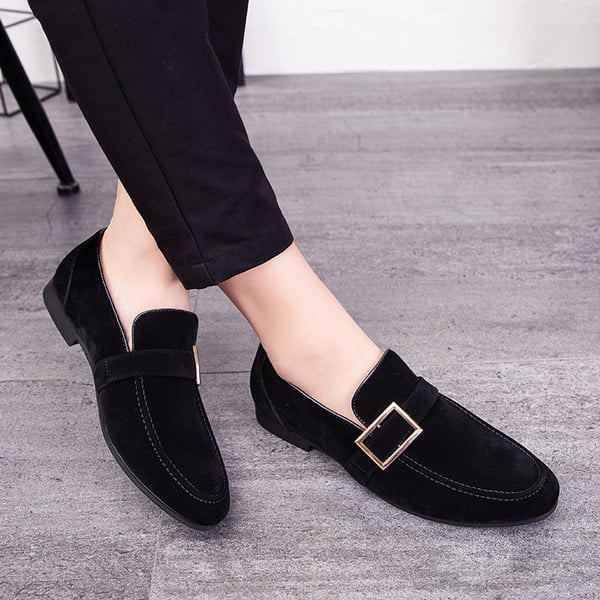 Moodsad pandlaga seemisnahast kingad, mis sobivad igaks juhuks