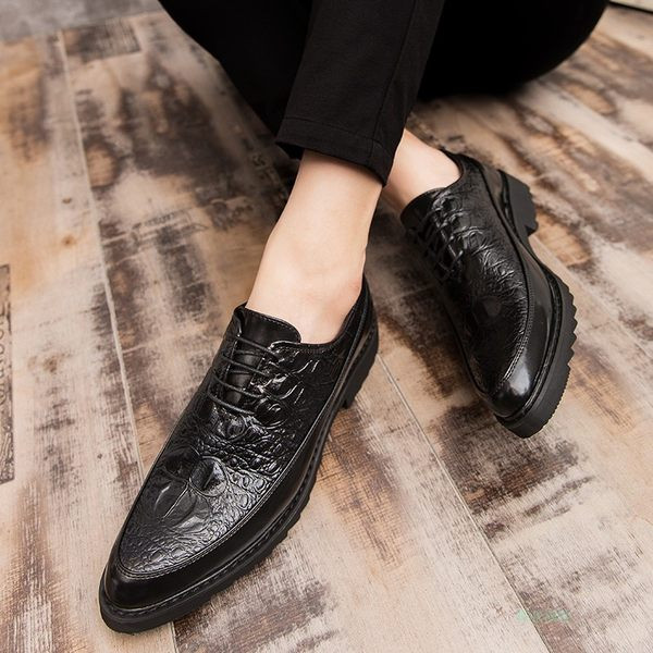 Moodsad meeste teravatipulised kunstnahast kingad – mitu mudelit