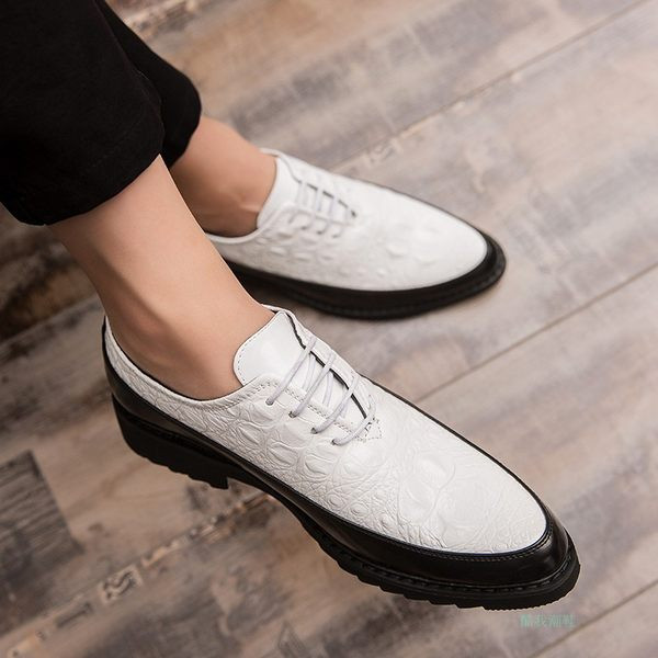 Moodsad meeste teravatipulised kunstnahast kingad – mitu mudelit