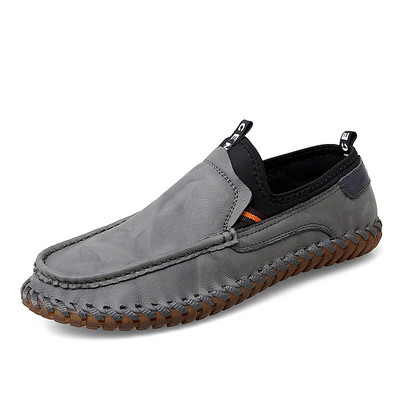 Μοντέρνα ανδρικά παπούτσια με επίπεδη σόλα