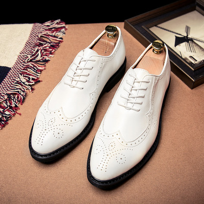 Férfi bőrcipő hegyes fűzővel