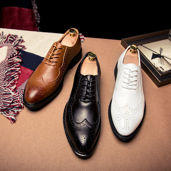 Férfi bőrcipő hegyes fűzővel