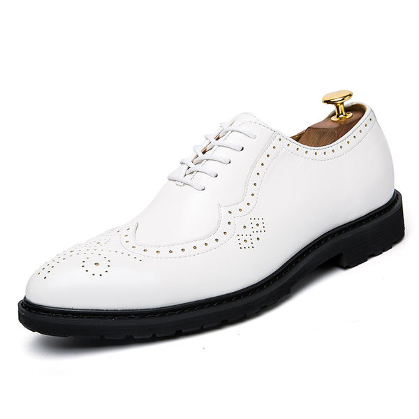 Férfi bőrcipő hegyes fűzővel