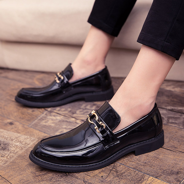 Metallist kaunistusega nahast meeste pidulikud kingad