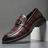 Ανδρικά έκο δερμάτινα παπούτσια με μεταλλική διακόσμηση