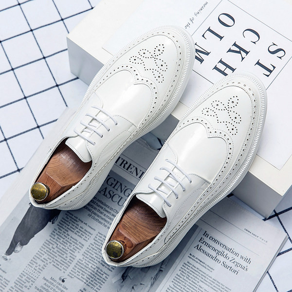 Formaalsed paeltega hingavad meeste kingad