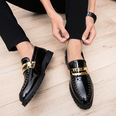 Модерни лачени обувки с метални пулове и декорация подходящи и за официален повод