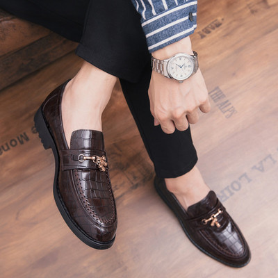 Ανδρικά κομψά παπούτσια από οικολογικό δέρμα με μεταλλική διακόσμηση