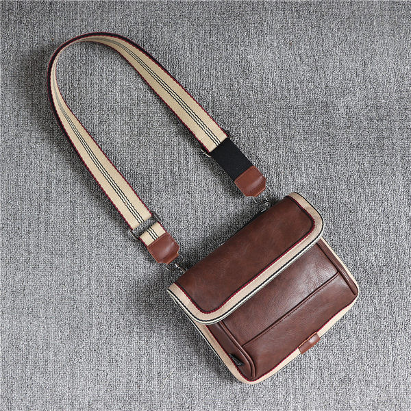 Férfi négyszögletes táska fém rögzítéssel és cipzárral