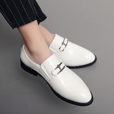 Formális férfi bőrcipő fém elemmel