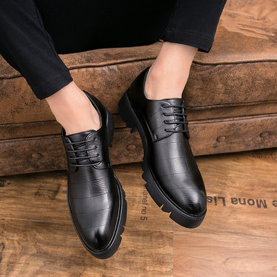 Νέο μοντέλο ανδρικά μυτερά παπούτσια  από faux δέρμα