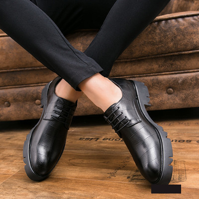 Νέο μοντέλο ανδρικά μυτερά παπούτσια  από faux δέρμα