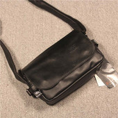 Meeste kunstnahast metallkinnituse ja sisemise lukuga õlakott