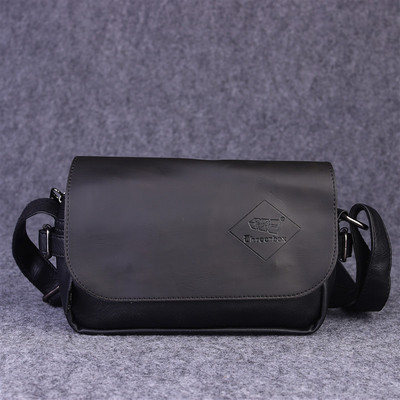 Meeste kunstnahast metallkinnituse ja sisemise lukuga õlakott