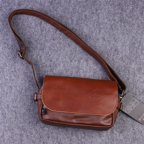 Meeste kunstnahast metallkinnituse ja sisemise lukuga õlakott