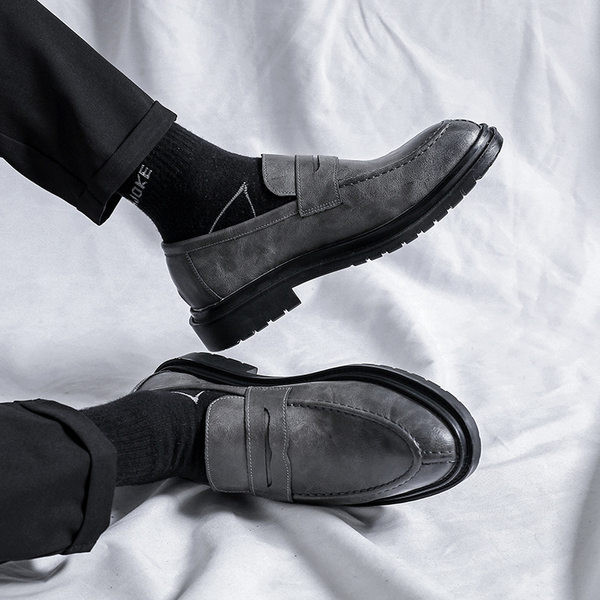 Uus ökonahast kingade mudel kolmes värvitoonis