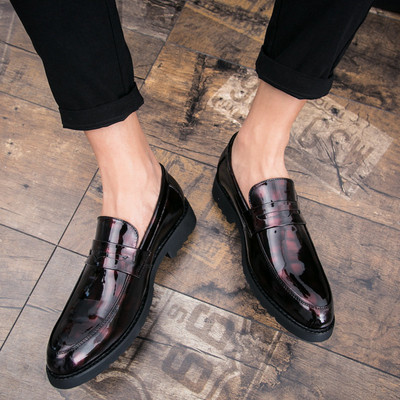 Moodsad tutidega lakknahast kingad meestele