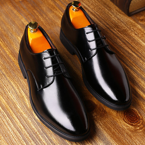 Paeltega meeste lakknahast kingad