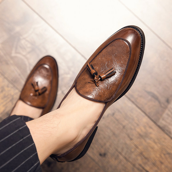 Elegantsed teravatipulised tutidega kunstnahast kingad