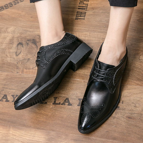 Jauns vīriešu smailo mākslīgās ādas apavu modelis melnā un brūnā krāsā