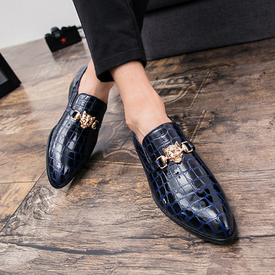 Terava mudeliga elegantsed krokodillinaha imitatsioonist kingad