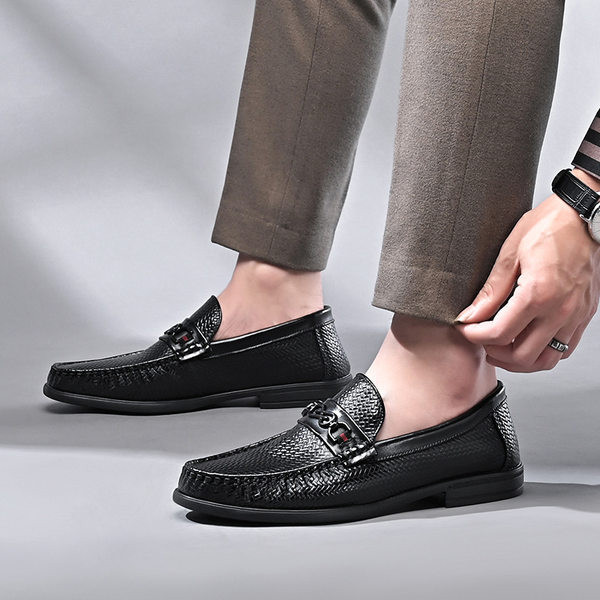 Uus metalldekooriga meeste kingade mudel