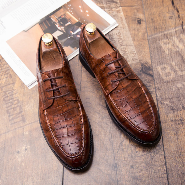 Formaalsed paeltega kunstnahast meeste kingad