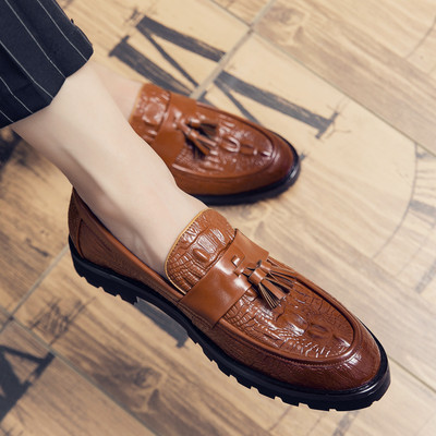 Öko bőrből készült férfi cipők új modellje - több modell