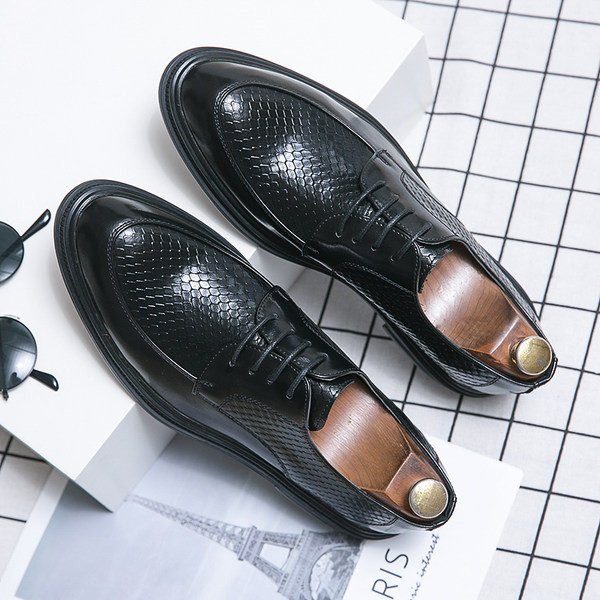 Meeste pidulikud kunstnahast paeltega kingad