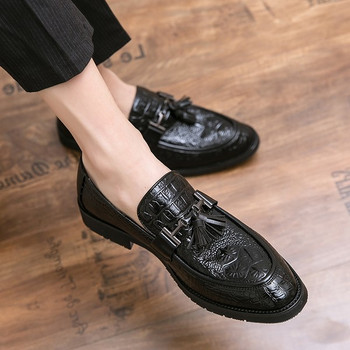 Нов модел мъжки кожени обувки с пискюли в черен и кафяв цвят