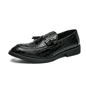 Нов модел мъжки кожени обувки с пискюли в черен и кафяв цвят