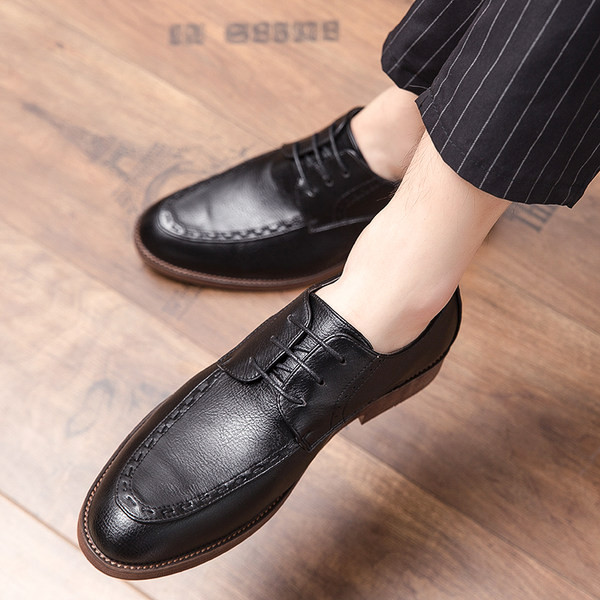 Svinīgi vīriešu ādas apavi ar šņorēm