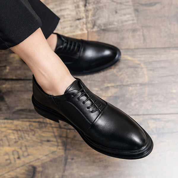 Επίσημα ανδρικά παπούτσια με κορδόνια - μυτερό μοντέλο